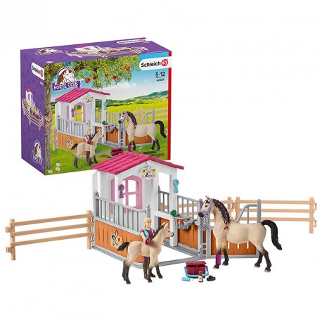 BOX PARA CABALLOS CON ARABES Y MOZA DE CUADRA